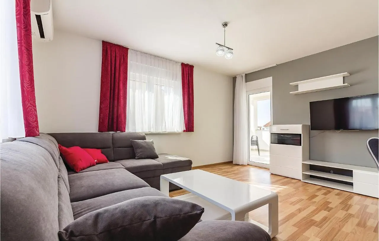 Gorgeous Apartment In Medulin With Wifi contacts