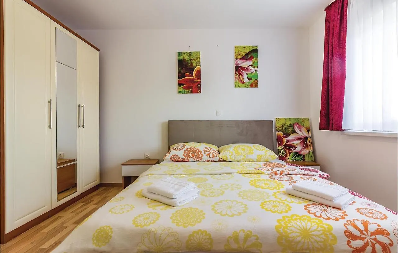 Gorgeous Apartment In Medulin With Wifi