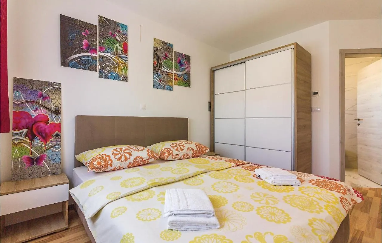 Gorgeous Apartment In Medulin With Wifi