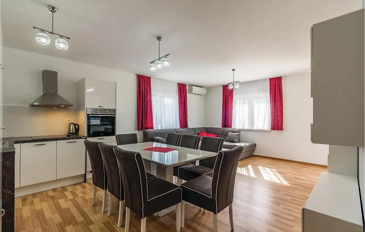 Gorgeous Apartment In Medulin With Wifi