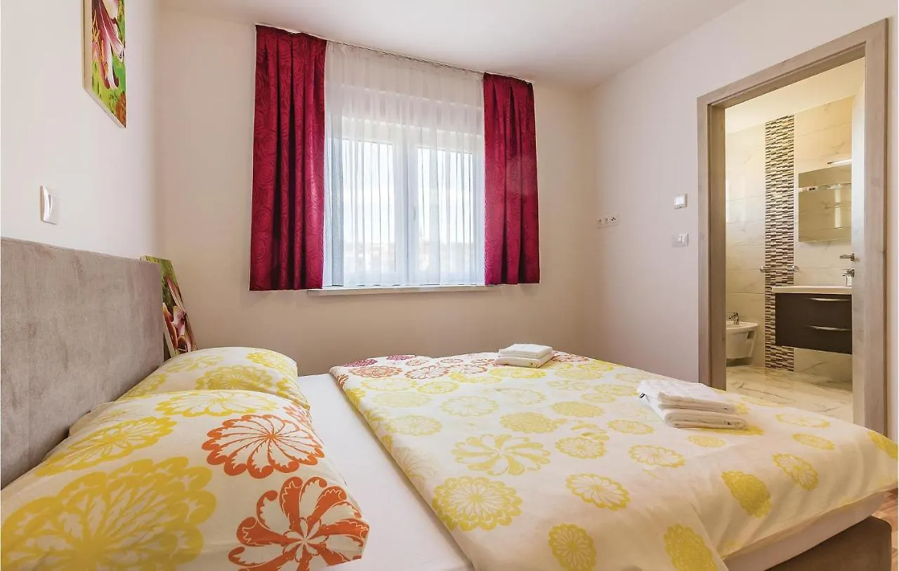 Gorgeous Apartment In Medulin With Wifi